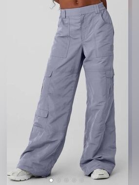 Women’s alo yoga cargo pants size small